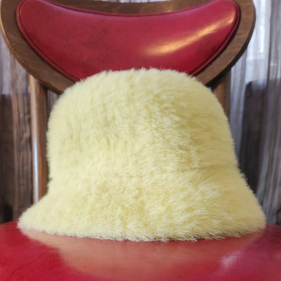 fuzzy bucket hat - Picture 3 of 3